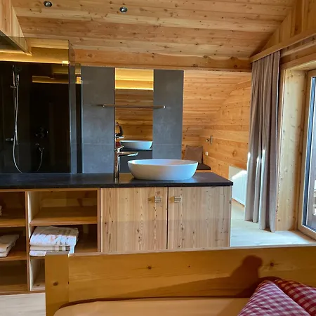Haus Manzl Apartman *